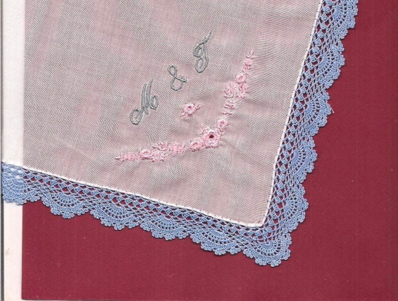 handsticht flower lace on hanky