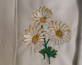 Servet geborduurd met bloemen, naam, monogram