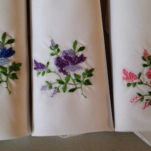 3 x handkerchief Flower embroiderd