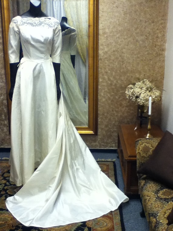 1950's Ivory, Taffeta & Lace Vintage Bridal Gown w