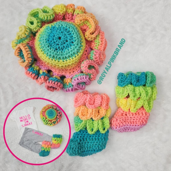 Crochet Ruffled Hat and Baby Booties Set, Ruffled Bucket Hat, Crochet Booties