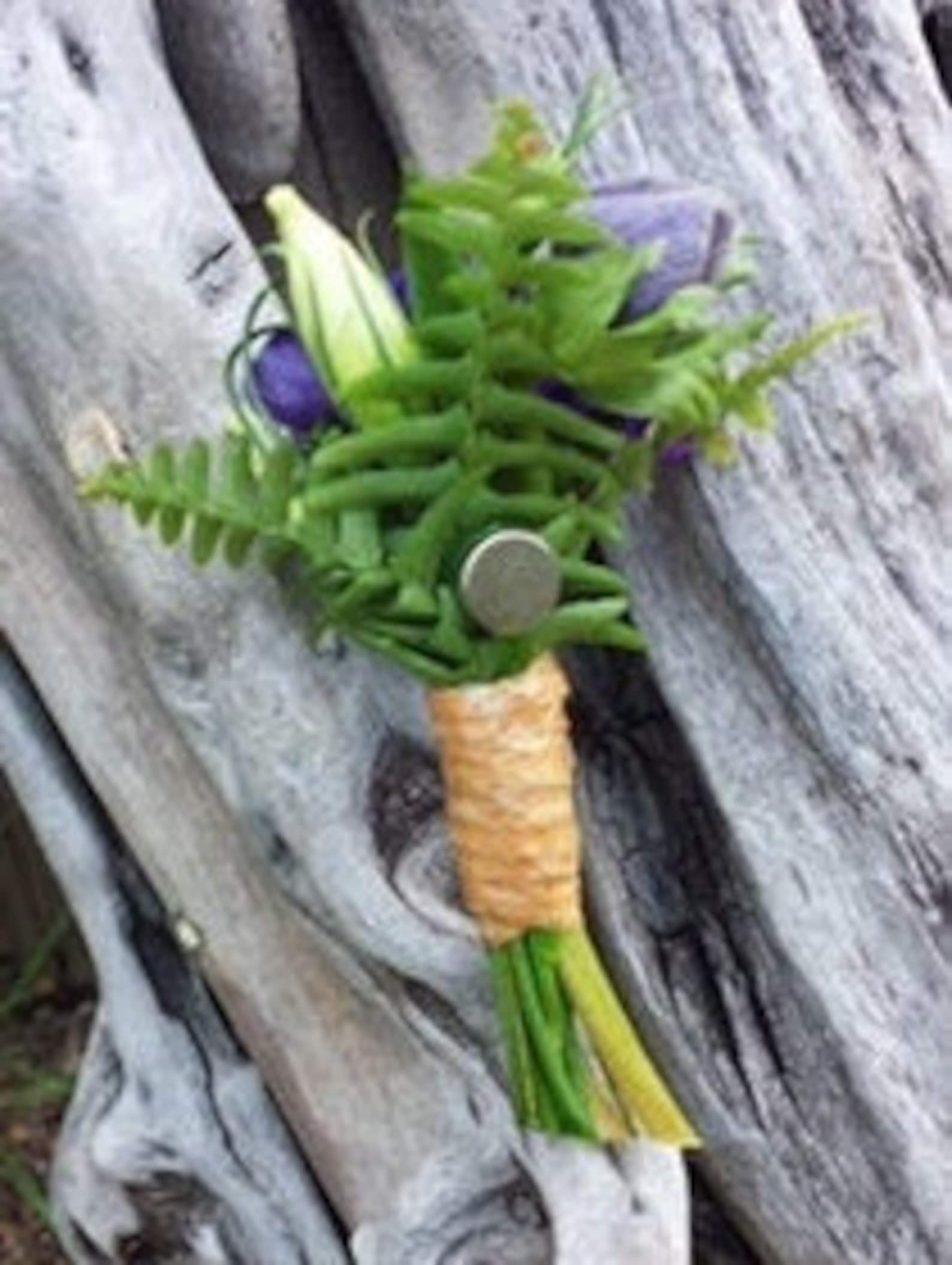 12 Boutonniere Etsy