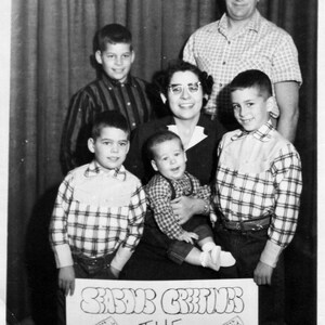 Vintage foto familia tarjeta de Navidad juego de fotos en palabras 1950, original encontrado foto, fotografía vernácula