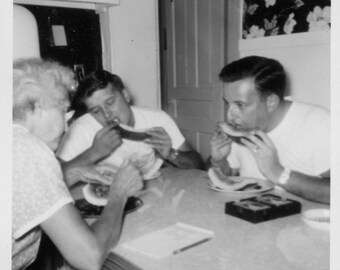 Vintage foto Watermelon Eaters 1950, origineel gevonden foto, foto in het land