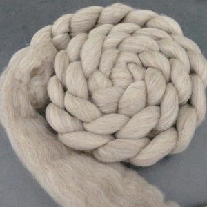 39 EUR/kg combed wool beige natural undyed fibers, 100g, staple fibers, felting wool, spinning, felting, dyeing