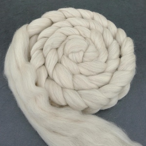 39 EUR/kg combed wool natural mottled undyed, fibers, 100g, staple fibers, felting wool, spinning, felting, dyeing