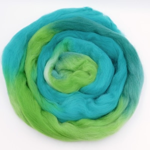 90 EUR/kg combed wool, 50g spinning fibers felting wool fairytale wool, wool for spinning felting weaving, spinning ribbon, Schoppel 1878 In the Meadow