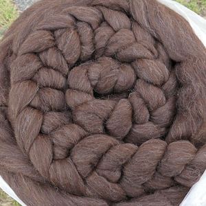29Euro/kg combed wool top Zwartbles blend, natural dark brown undyed, spinning, wool for spinning, felting, weaving, 100% wool, 100 grams