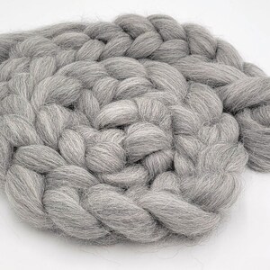 80 EUR/kg combed alpaca wool for spinning, felting, staple fibers felting wool superfine alpaca from Peru, 25 mic., 50g, #07 grey