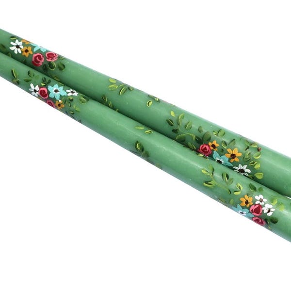 Saliegroene taps toelopende kaarsen Handgeschilderde wilde bloemen, taps toelopende bloemenkandelaars, romantisch lentedecor met wilde bloemen