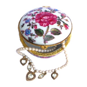 Hand Painted Roses Ceramic Trinket Box, Hinged Lid, Vintage Style Vanity Decor