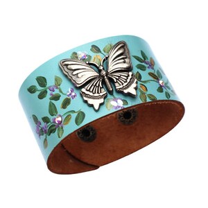 Verstellbares Silber und Türkis Leder Schmetterling Manschette Armband mit handgemalten Blumen funkelnden Strasssteinen Boho Schmuck KOSTENLOSER VERSAND