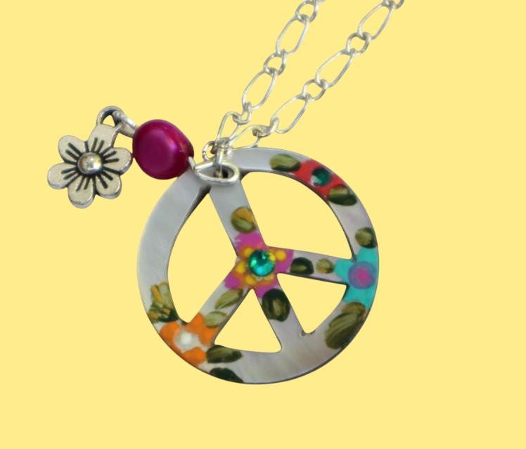 小さなボヘミアン風ピースサインネックレス、マザーオブパール