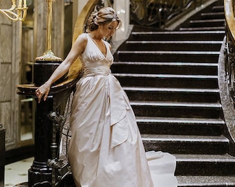 Pink wedding dress, ball gown, low back, V neck cut / EVA
