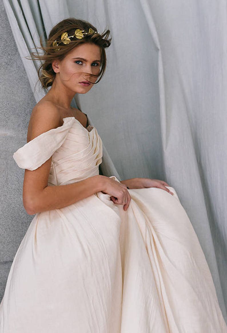 ivory wedding dress sleeves