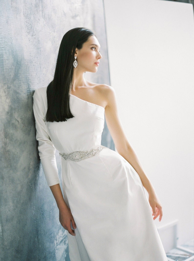 Modern wedding dress/ Ariadna image 1