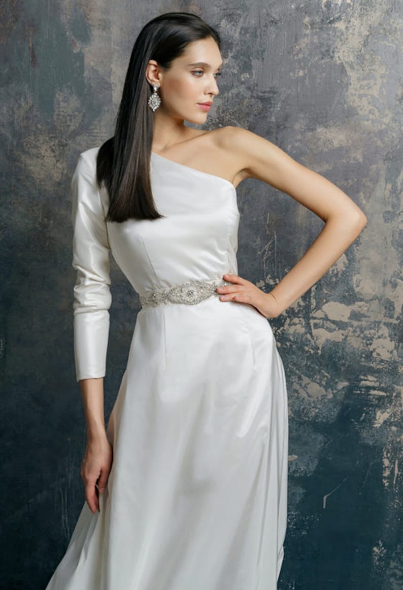 Modern wedding dress/ Ariadna image 9