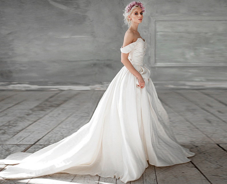 ivory wedding dress sleeves
