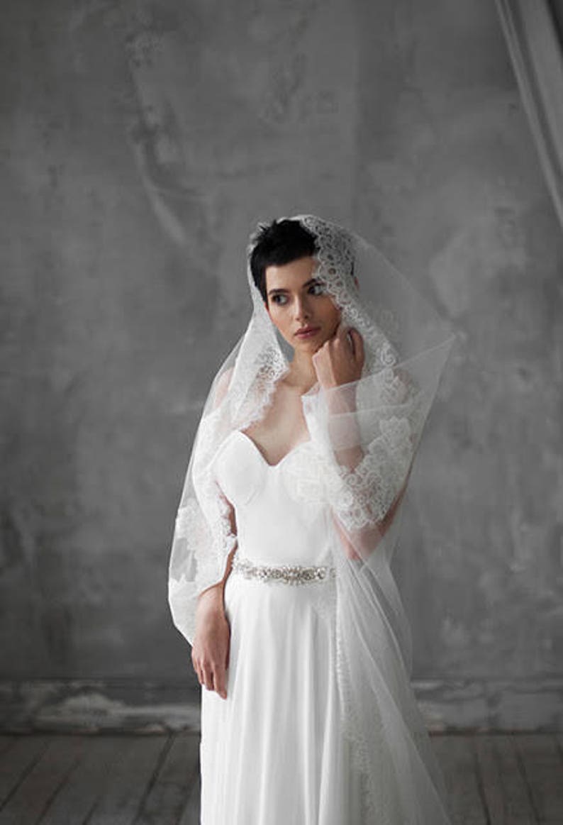Grey wedding dress / Eribiya image 5
