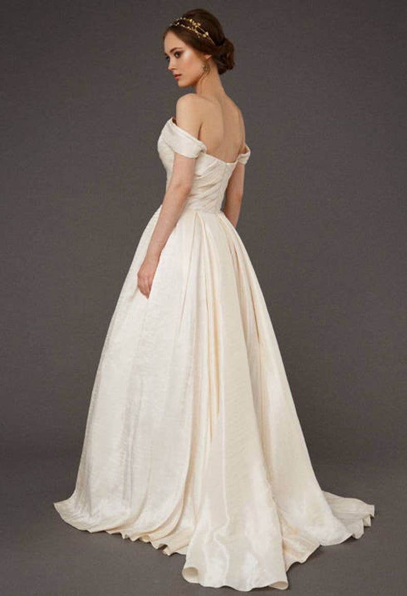 ivory wedding dress sleeves