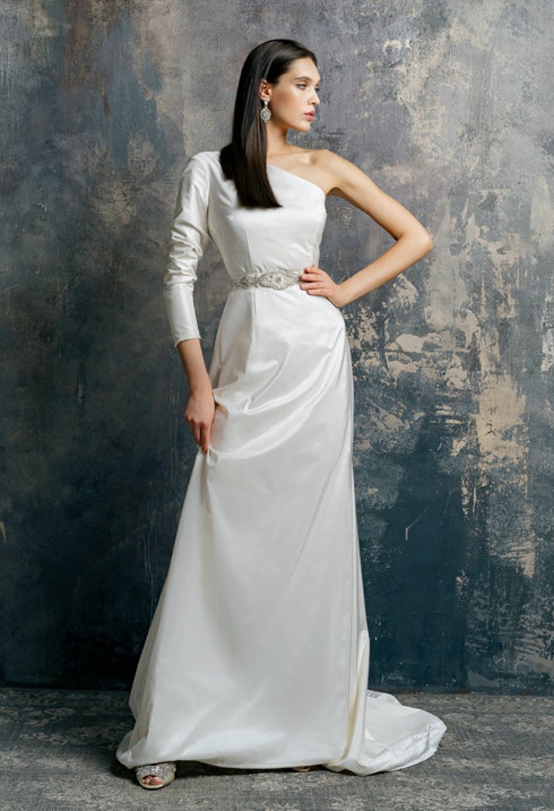 Modern wedding dress/ Ariadna image 5