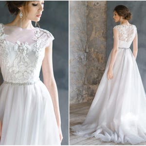 Tüll Brautkleid mit Stickerei Top // VIRINEA