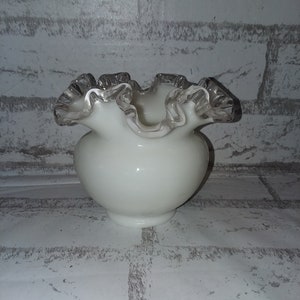 Fenton glatt weiß sivercrest Rüschen Vase