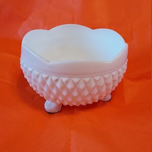 Indiana glass milkglass diamond point 3 footed bowl