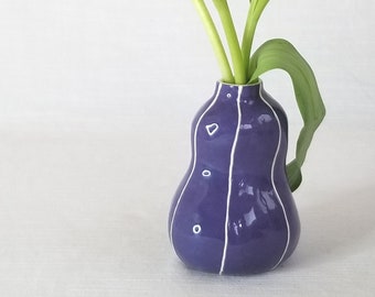 Bud vase. Kri Kri Studio, handmade ceramics