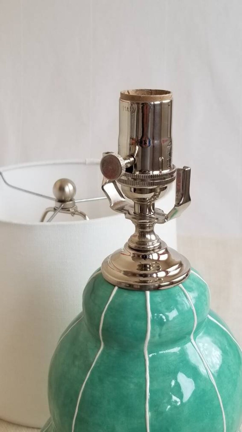 Moderne Keramik Lampe. Keramik Tischlampe Bild 5