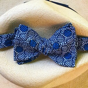 deep sea abstract (self tie bowtie)