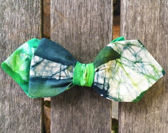 viridian tie dye diamond-point (self tie bowtie)