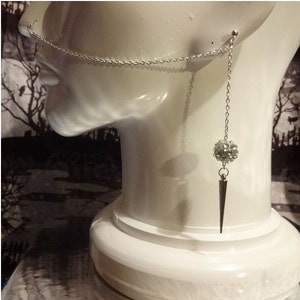 Fireball & Spike Single Strand Nose Chain