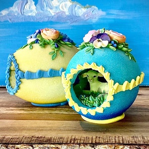 Medium Traditional Panoramic Sugar Easter Egg for Easter Basket with Handmade Sugar Lamb