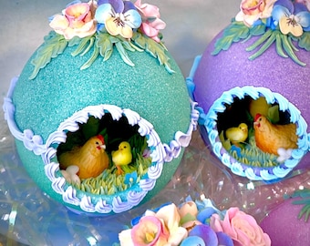 Sugar Hen and Chick Easter Egg, Panoramic Icing Scene, Vintage Style
