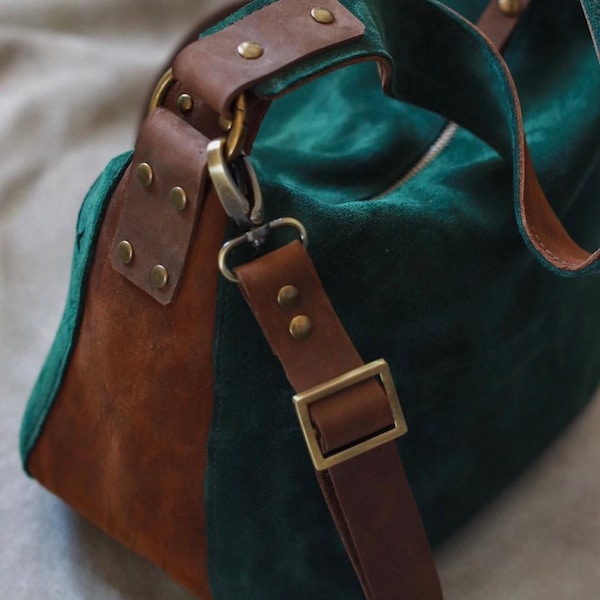 757 Tasche in Waldgrün Wildleder und Vintage Braun, Hobo Tasche, Hobo Tasche