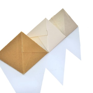 100 boîtes cadeaux, coffrets cadeaux en forme de pyramide I Papier cartonné blanc, kraft, gris 3,04 x 2,36 po. (h)