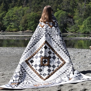 Handsome Medallion Quilt Pattern - amazing quilt - step by step instructions as publish in The Quilt Pattern Magazine