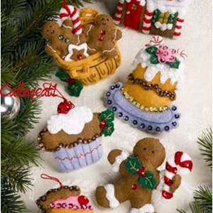 Santa's Sweet Shop ~ Bucilla 6 Piece Felt Ornament Kit #86187, Gingerbread Man DIY