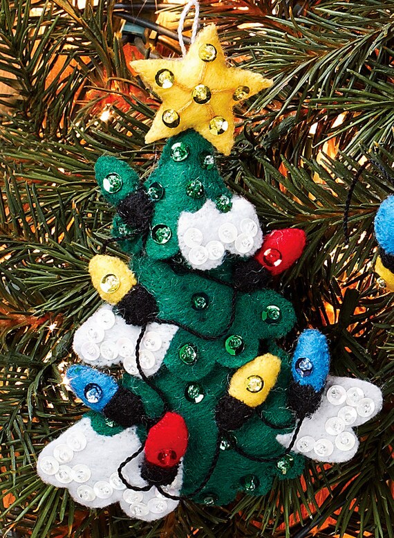 Bucilla Santa /& His Sleigh ~ 6 Pce Felt Christmas Ornament Kit #86361 New 2012