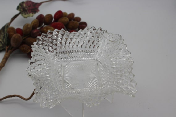 Vintage clear glass ruffled trinket dish - image 8