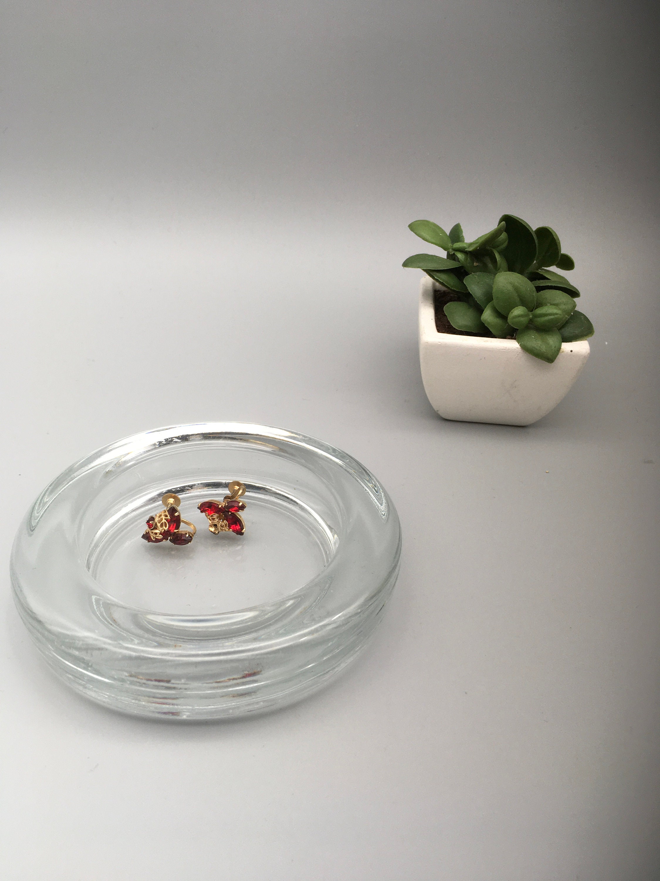 Round glass clear ring dish free shipping in the USA