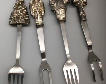 Vintage Metal Christmas Utensil Set Free Shipping in the USA