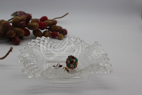 Vintage clear glass ruffled trinket dish - image 5