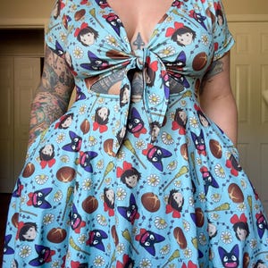is kiki's dress blue or black Studio Ghibli Kiki's Delivery Service Kiki's Dress Navy blue One size  Cosplay
