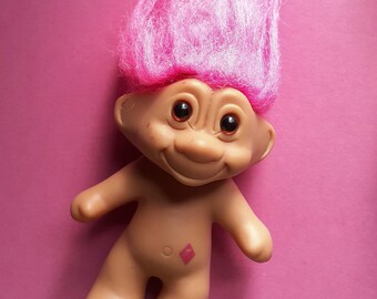 trolls with diamond belly buttons
