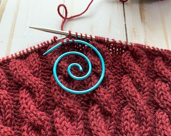 Spiral cable knitting needle - blue