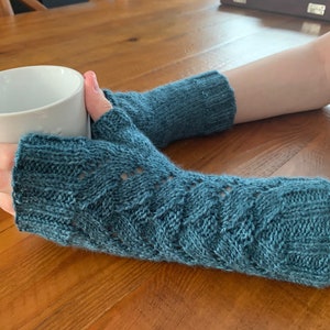 Pattern for Mount Hope Mitts - Knitting pattern for fingerless gloves