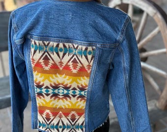 Hattie maat Large: Kut from the Kloth-spijkerjack met achterpaneel van Pendleton MW Pasco-wol