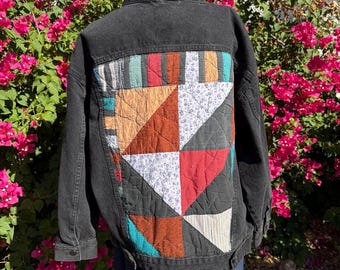 Oversized zwart spijkerjack met vintage quilt - Boho Chic XS